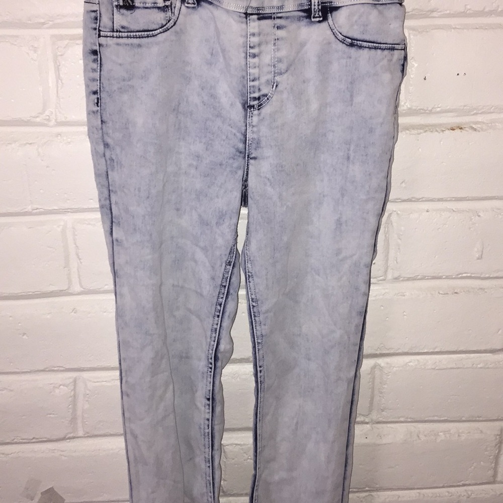 Jeggings ( jean styled leggings)